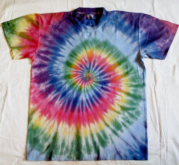 Узелковая роспись футболки