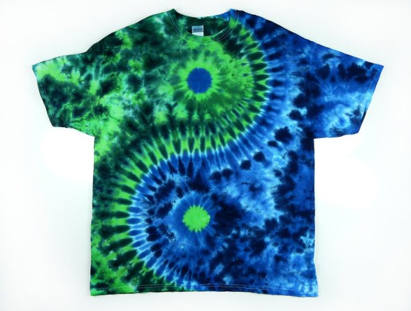 Узелковый батик футболка