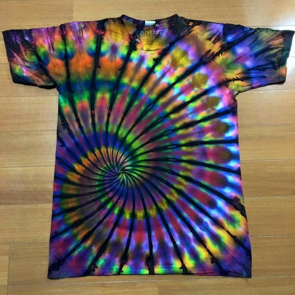 Узелковый батик футболка