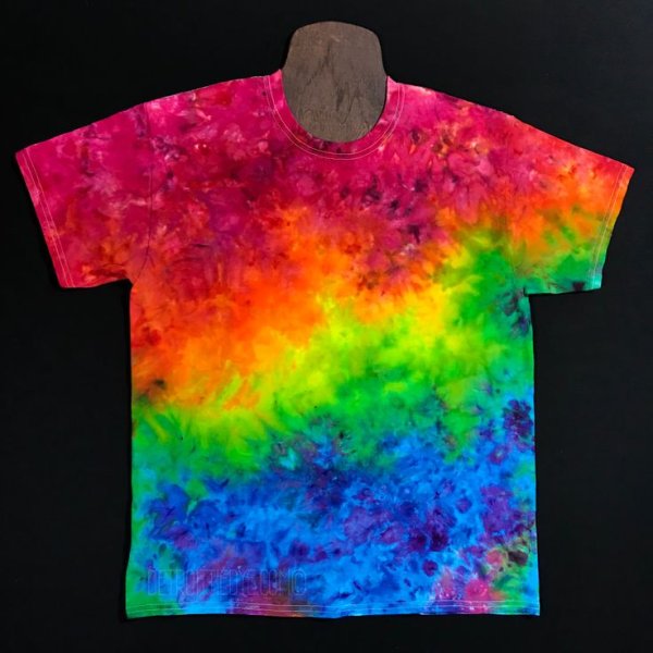 Окрашивание футболки Tie-Dye