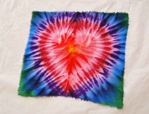 Батик техника узелкового батика бандан