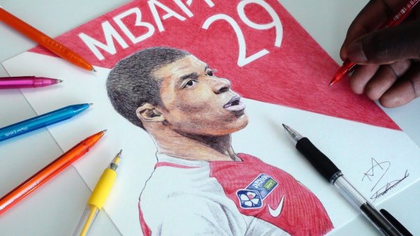 Раскраска футболист Мбаппе