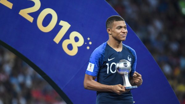 Раскраска футболист Мбаппе