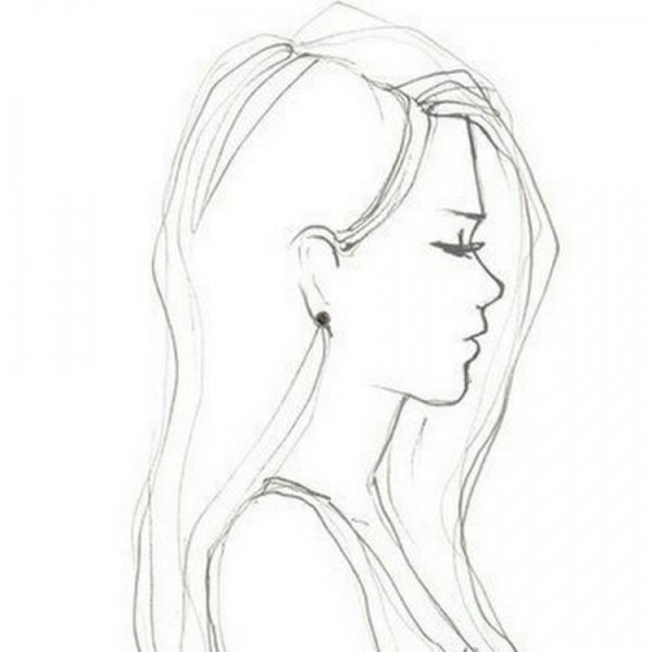 Девушка боком карандашом