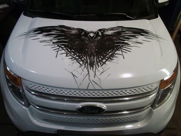 Аэрография на капот автомобиля