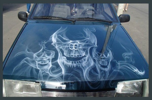 Аэрография на крыше автомобиля