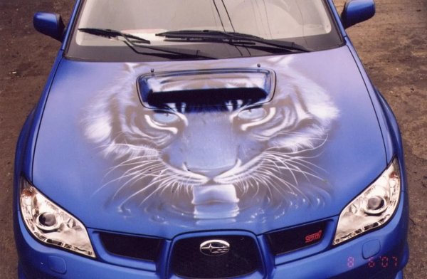 Аэрография на капот автомобиля