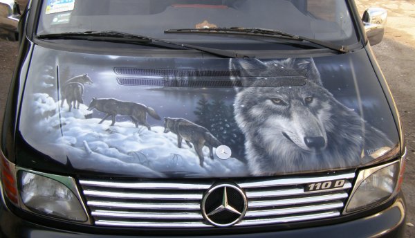 Аэрография на капот автомобиля