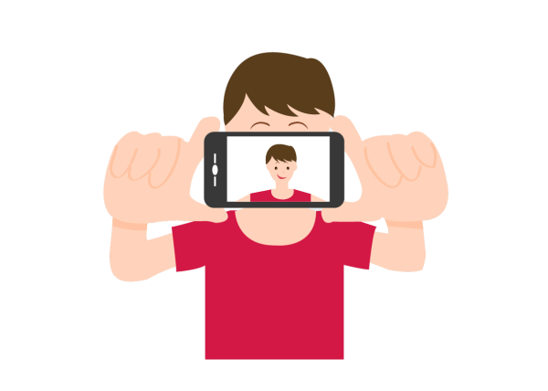 Человек снимает на телефон