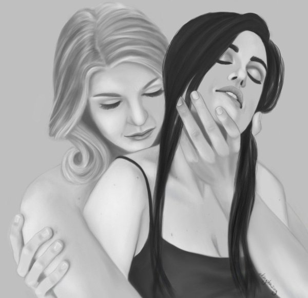 Поцелуй двух девушек
