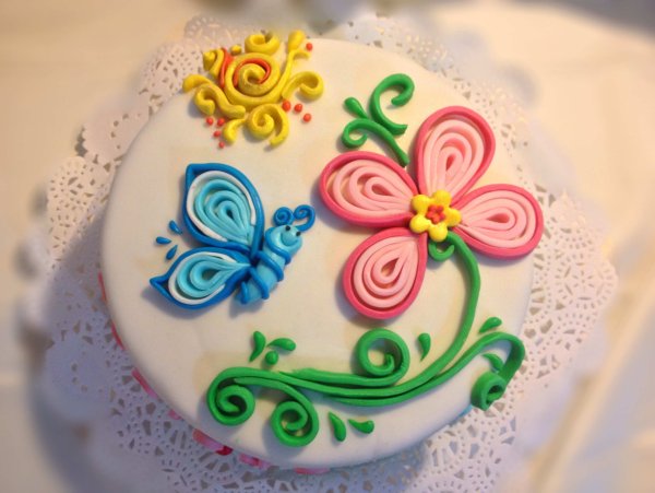 Украшения для торта из пластилина