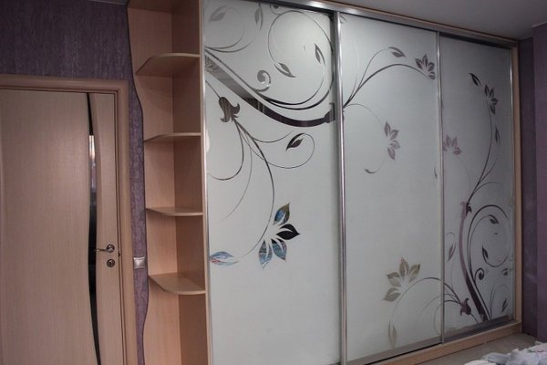 Шкаф трехстворчатый с пескоструйны