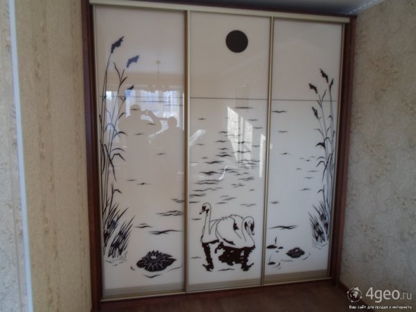 Шкаф купе пескоструй с лакобелью