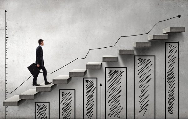 Подняться по карьерной лестнице