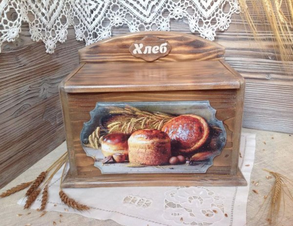 Декупаж хлебницы