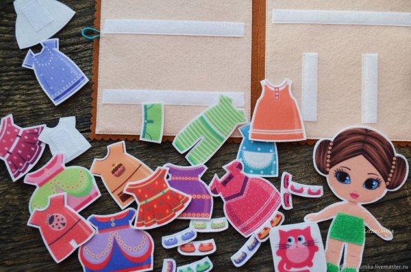 Кукла из фетра с одеждой