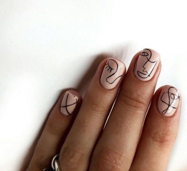 Маникюр с линиями