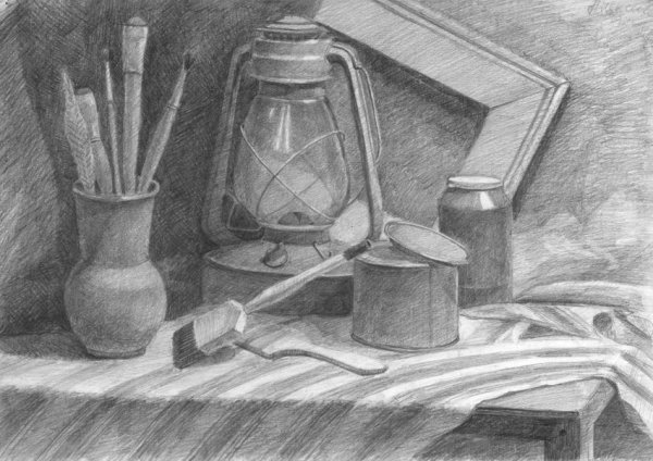 Тематический натюрморт карандашом