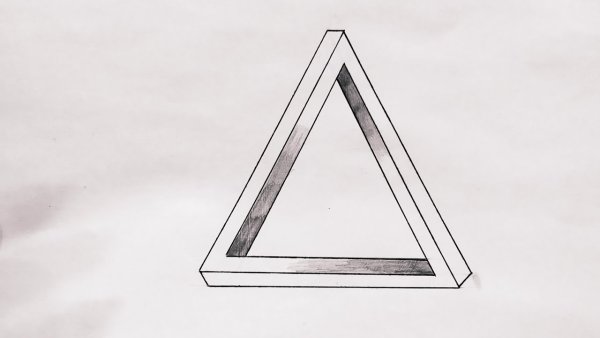 3д треугольник карандашом