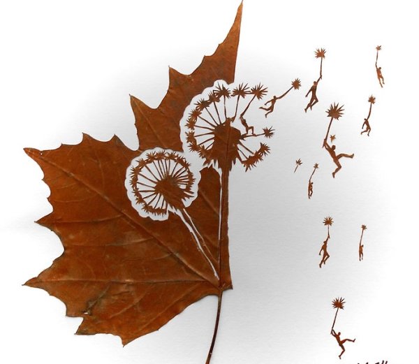 Кленовый лист с узорами