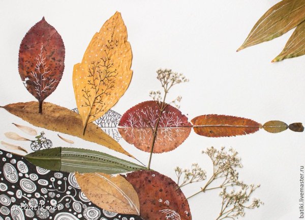 Панно из осенних листьев