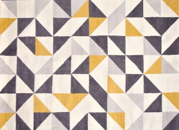 Ковер с желтыми треугольниками