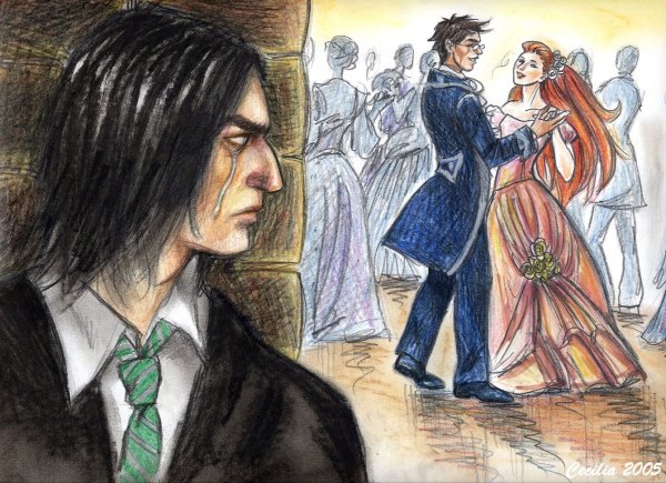 Мужчина заглядывается на женщину