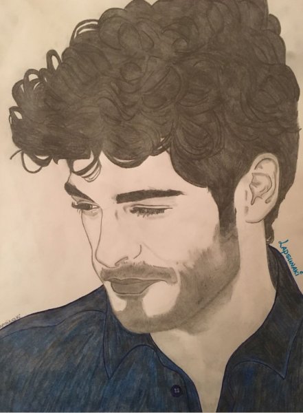 Бурак Озчивит рисунок карандашом