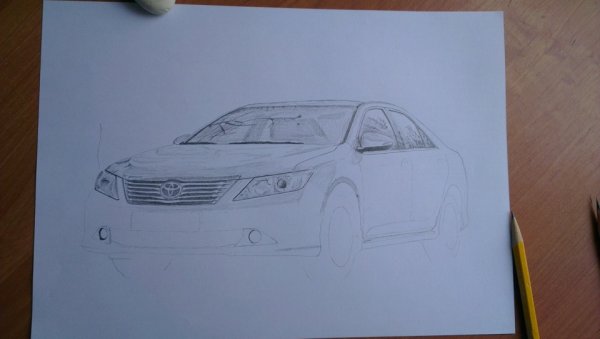 Тойота Камри карандашом