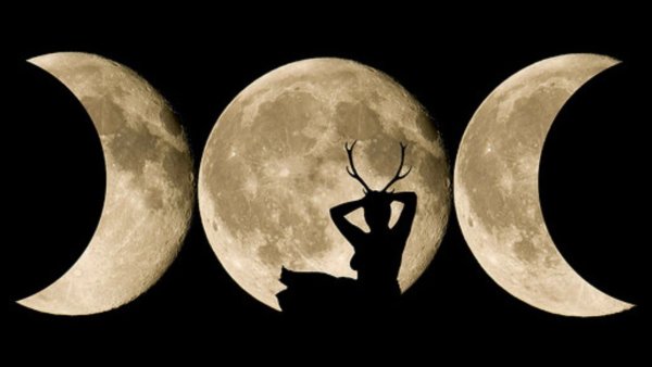 Триединая богиня Луны символ