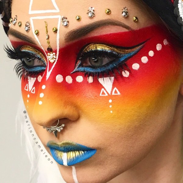 Макияж красками