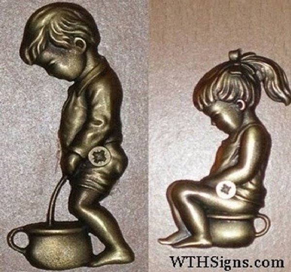 Писающий мальчик на дверь