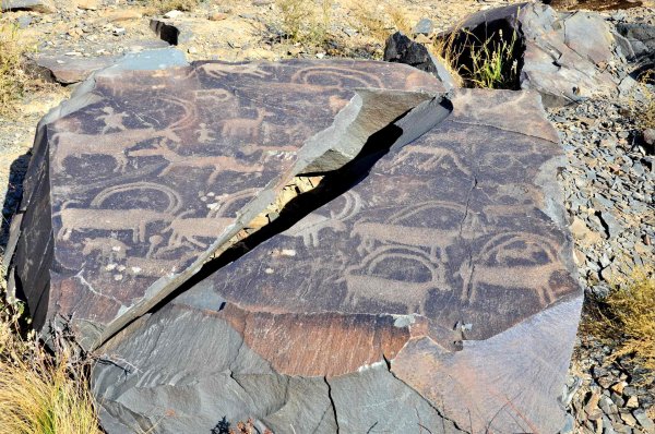 Петроглифы Тамгалы в Казахстане