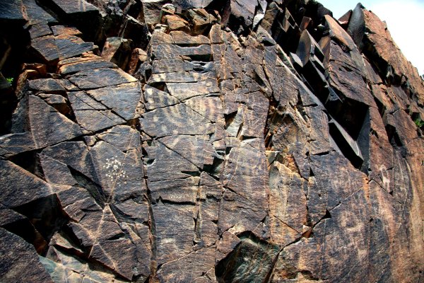 Петроглифы Тамгалы в Казахстане