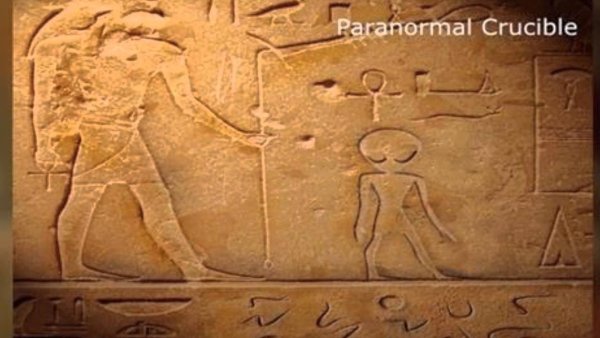 Наскальные рисунки древнего Египта на пирамидах