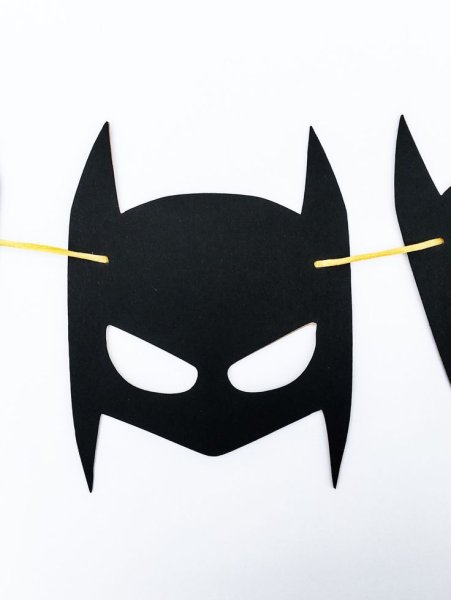 Маска Бэтмена из бумаги