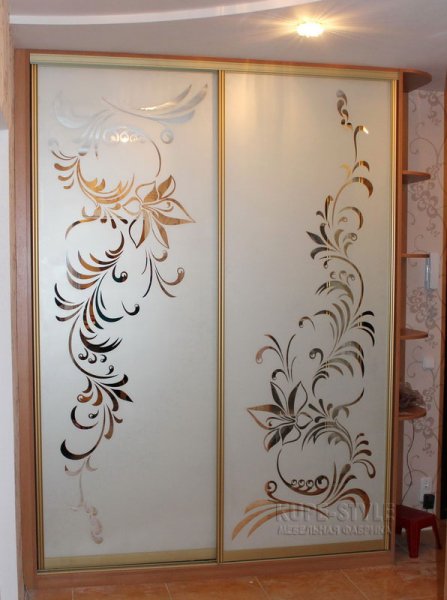 Шкаф купе с пескоструйным рисунком