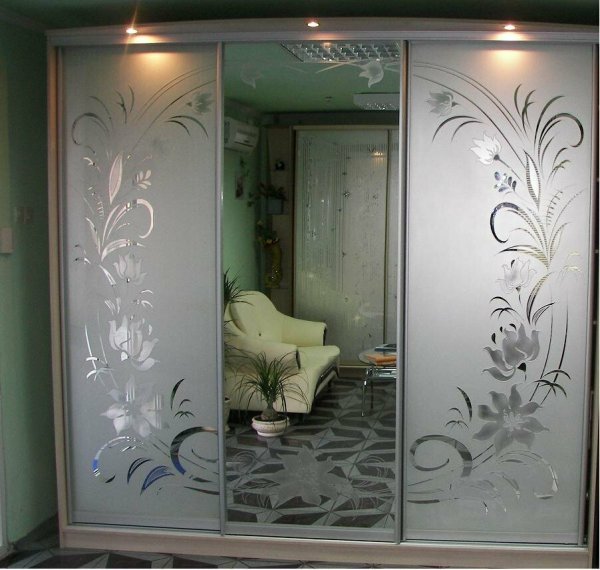 Пескоструй на шкаф купе