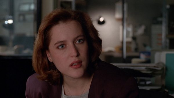 Скалли Милано актриса