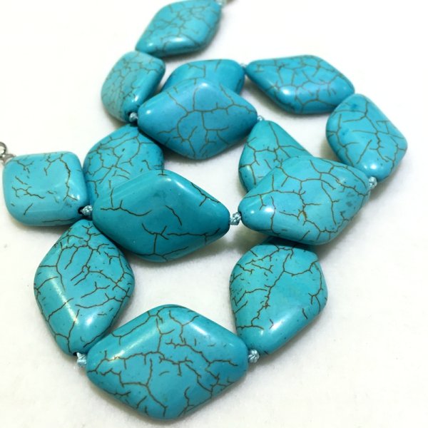 Янтарь камень бирюза