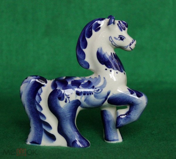 Фарфоровая статуэтка лошадка Гжель