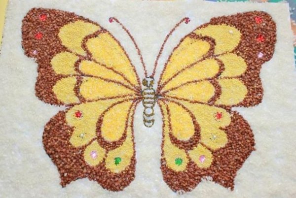 Бабочка из крупы поделка