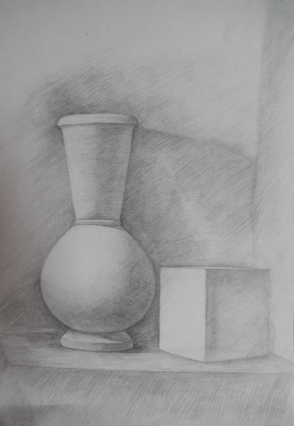 Кувшин с драпировкой натюрморт карандашом