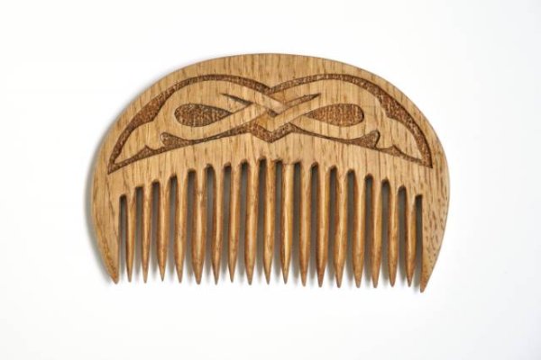 Гребень для волос на прозрачном фоне