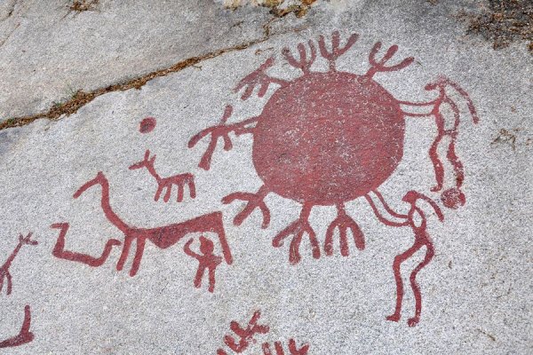 Древний символ солнца Петроглиф