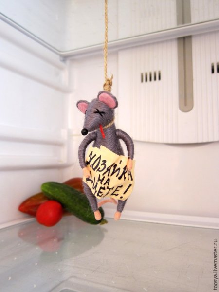 Мышь повесилась