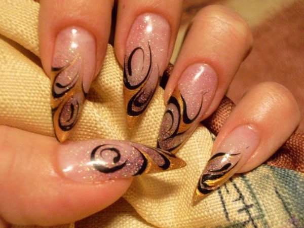 Нарощенные ногти с узорами