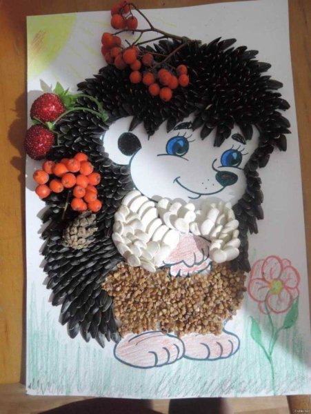 Поделка Ёжик из семечек