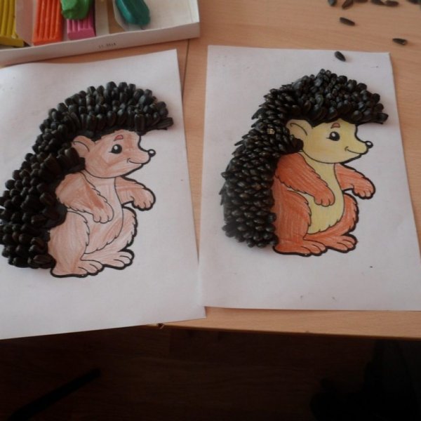 Поделка Ёжик из семечек