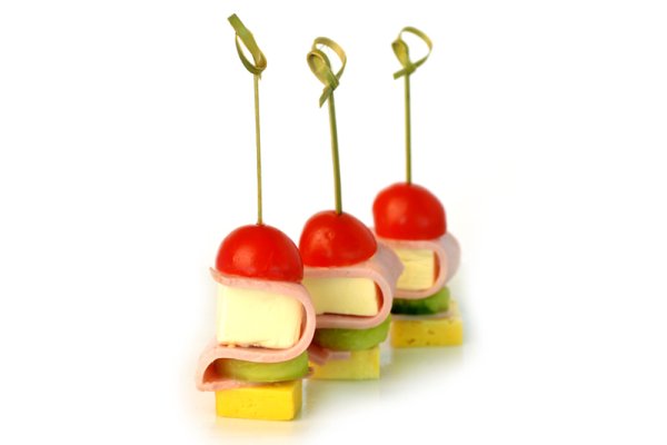 Канапе на белом фоне